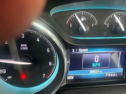 Used 2017 Buick Envision Essence FWD image 30