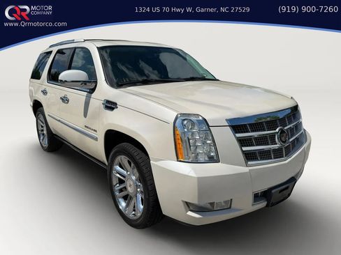 Used 2013 Cadillac Escalade Platinum AWD/4WD image 1