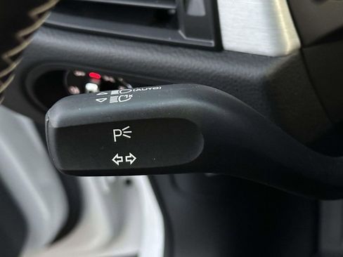 Used 2023 Porsche Macan Turbo image 26