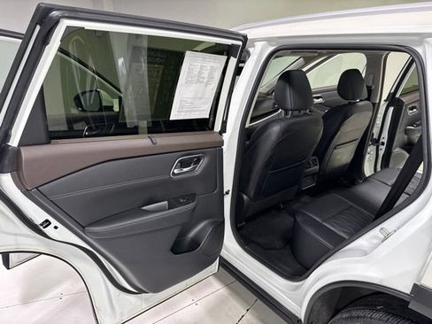 Used 2023 Nissan Rogue Platinum AWD/4WD image 24