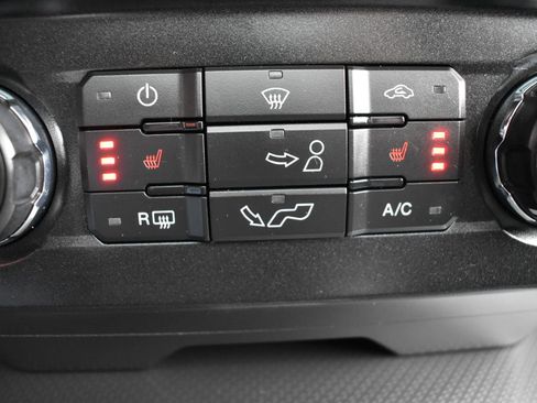 Used 2016 Ford F150 XLT w/ Equipment Group 302A Luxury AWD/4WD image 34