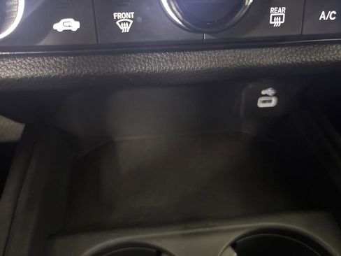 Used 2025 Honda HR-V LX image 49