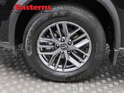 Used 2023 Nissan Rogue S AWD/4WD image 32