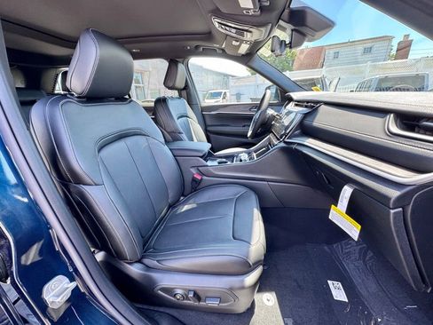 New 2026 Jeep Grand Cherokee Limited AWD/4WD image 19