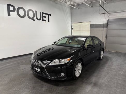 Used 2015 Lexus ES 350 w/ Luxury Package FWD image 2