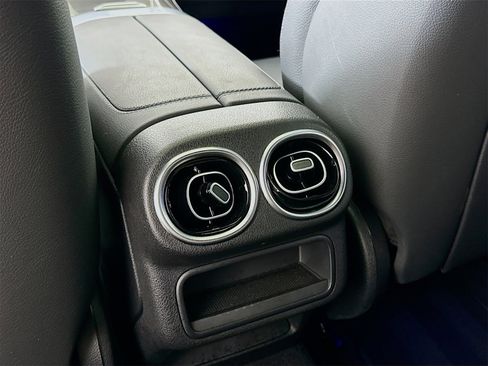 Certified 2025 Mercedes-Benz GLC 300 4MATIC image 27