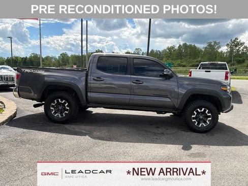 Used 2023 Toyota Tacoma TRD Off-Road w/ Black Out Package (TMS) AWD/4WD image 6
