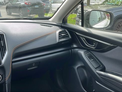 Certified 2021 Subaru Crosstrek 2.0i Premium w/ Moonroof Package AWD/4WD image 24