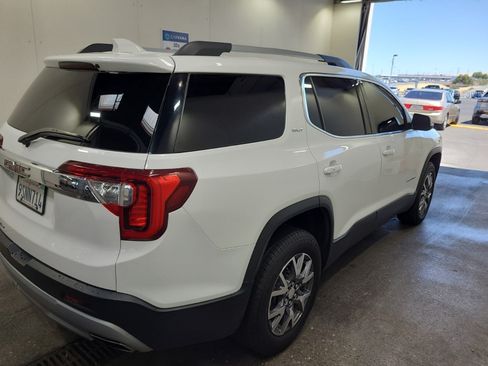 Used 2023 GMC Acadia SLT FWD image 4