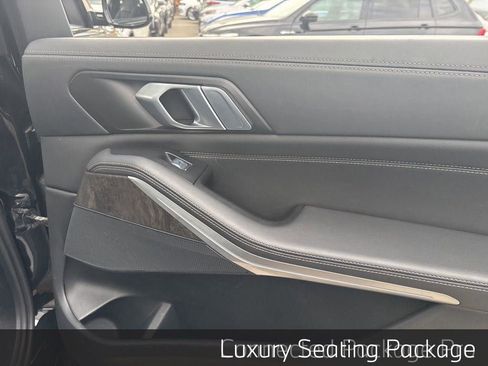 Used 2022 BMW X7 xDrive40i w/ M Sport Package image 18