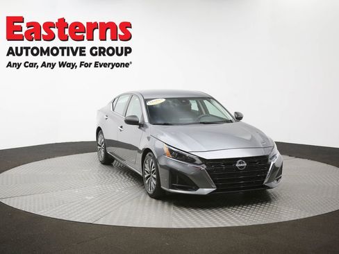 Used 2024 Nissan Altima 2.5 SV FWD image 50