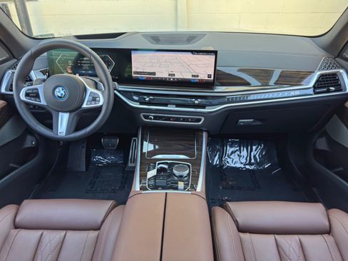 Used 2026 BMW X5 xDrive50e w/ M Sport Package AWD/4WD image 13