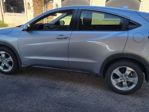 Used 2019 Honda HR-V LX image 15