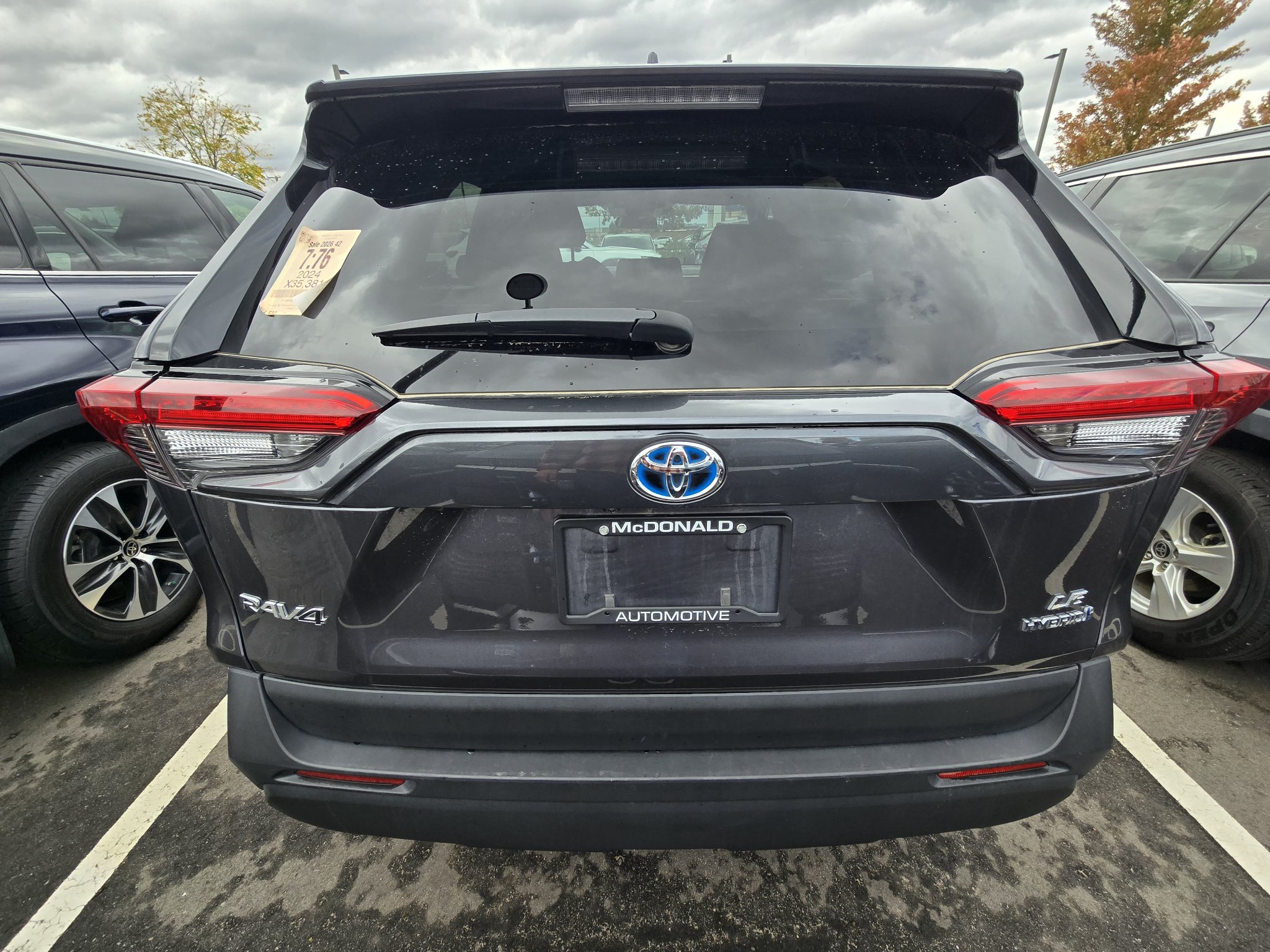 Used 2024 Toyota RAV4 LE AWD/4WD image 12