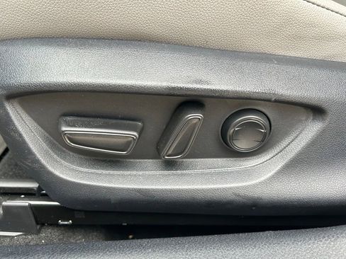 Used 2025 Toyota Camry SE FWD image 17
