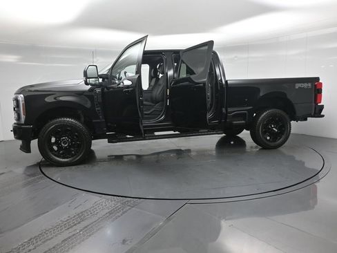 New 2026 Ford F250 Lariat w/ Black Appearance Package image 35