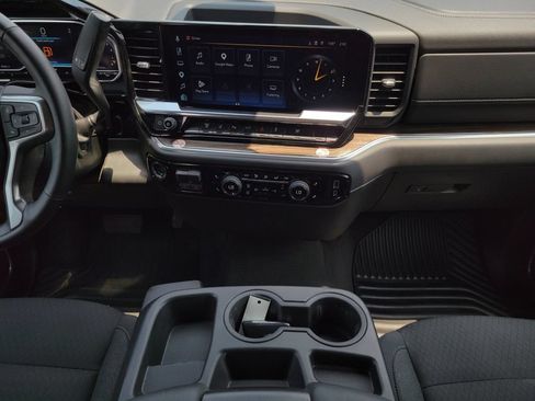 Used 2025 Chevrolet Silverado 2500 LT w/ Safety Package AWD/4WD image 19