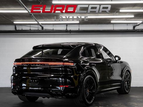 Used 2025 Porsche Cayenne GTS image 5
