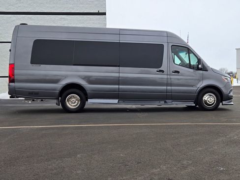 Used 2023 Mercedes-Benz Sprinter 3500 w/ Parking Package image 8