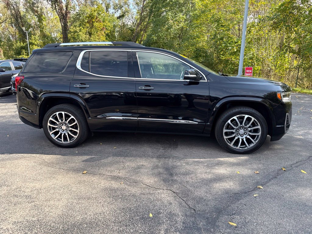 Used 2023 GMC Acadia Denali w/ Denali Ultimate Package AWD/4WD image 4
