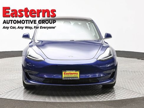 Used 2018 Tesla Model 3 Mid Range image 2