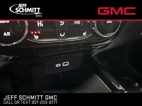 Certified 2025 Chevrolet Trax LT w/ LT Convenience Package image 26