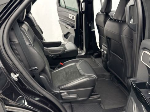 Used 2023 Ford Explorer ST image 34