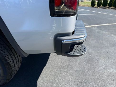 Used 2018 GMC Sierra 1500 SLT image 35