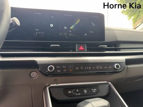 New 2026 Kia Carnival FWD image 16