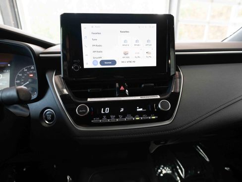 Used 2024 Toyota Corolla SE FWD image 17