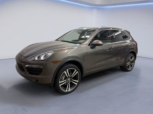 Used 2012 Porsche Cayenne S AWD/4WD image 3