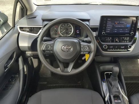 Used 2022 Toyota Corolla LE image 15