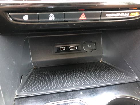 Used 2018 Volkswagen Atlas SEL Premium image 22