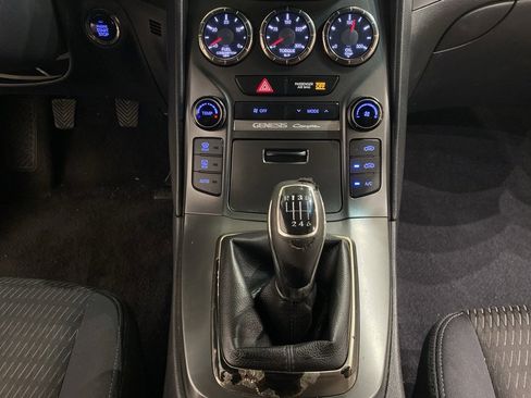 Used 2015 Hyundai Genesis 3.8 image 14