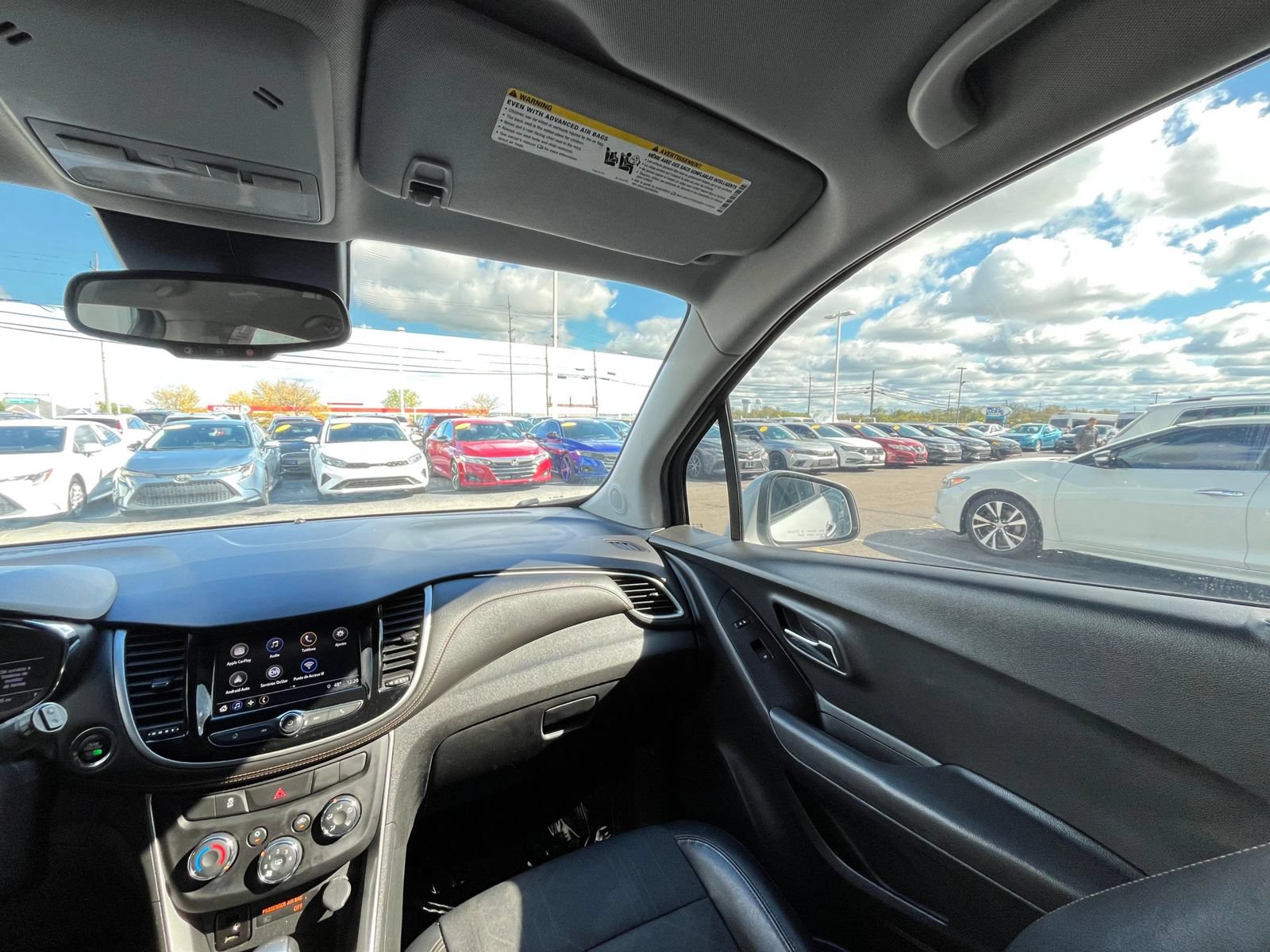 Used 2018 Chevrolet Trax LT w/ LT Convenience Package AWD/4WD image 39