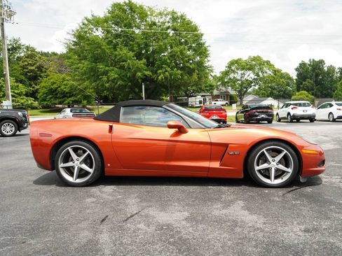 Used 2006 Chevrolet Corvette Convertible RWD image 2
