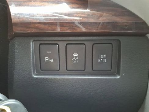 Used 2015 Toyota Tundra Limited w/ Limited Premium Package image 26