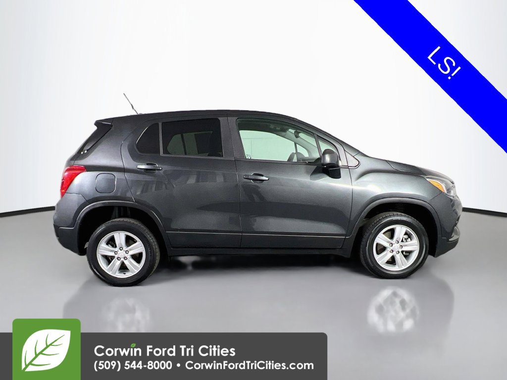 Used 2020 Chevrolet Trax LS w/ Tint and Cruise Package AWD/4WD image 17