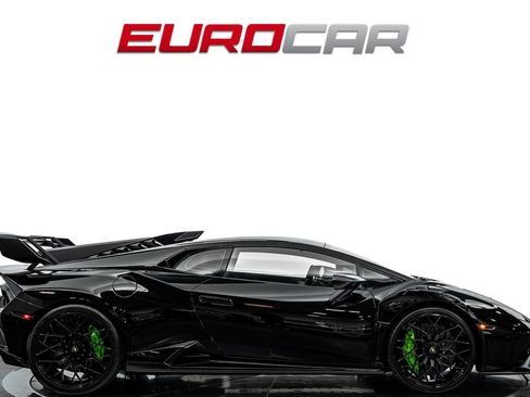 Used 2022 Lamborghini Huracan STO RWD image 6