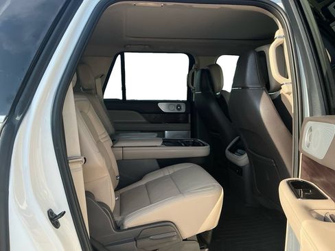 Certified 2024 Lincoln Navigator L Reserve AWD/4WD image 23