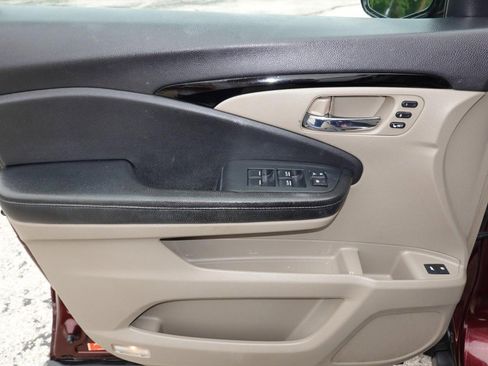 Used 2016 Honda Pilot Elite image 19