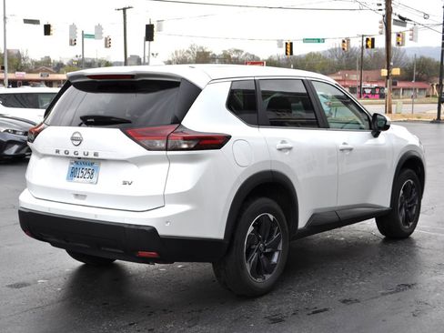 Used 2024 Nissan Rogue SV image 22
