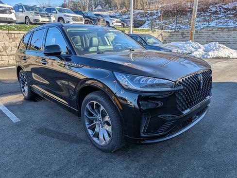 New 2026 Lincoln Aviator AWD image 6