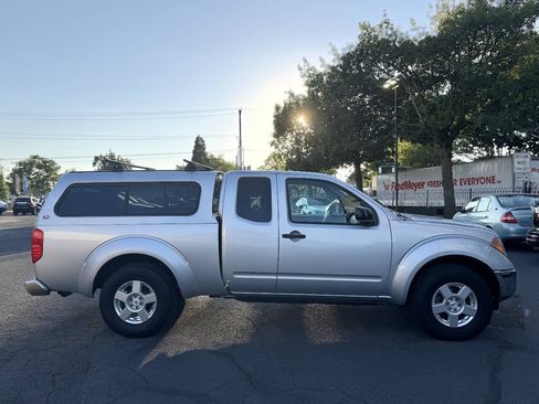Used 2007 Nissan Frontier SE w/ SE Value Truck Pkg AWD/4WD image 5