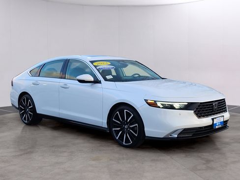 Used 2023 Honda Accord Touring image 30