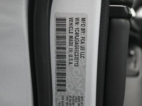 New 2025 Jeep Grand Cherokee Laredo w/ Luxury Tech Group I image 20