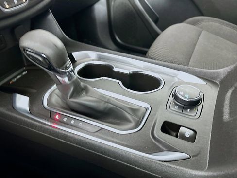 Used 2022 Chevrolet Traverse LT image 27