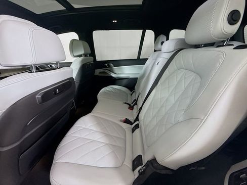 Used 2024 BMW X7 xDrive40i w/ Parking Assistance Package image 25