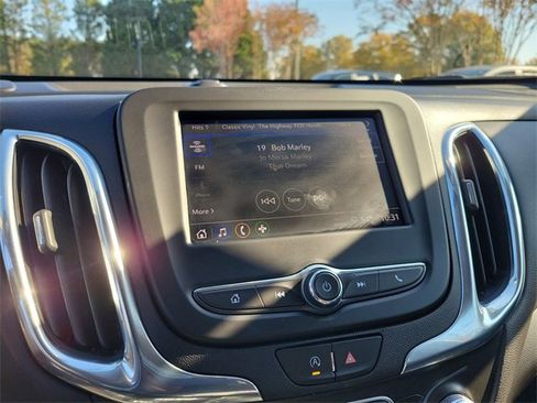 Used 2023 Chevrolet Equinox LT image 27