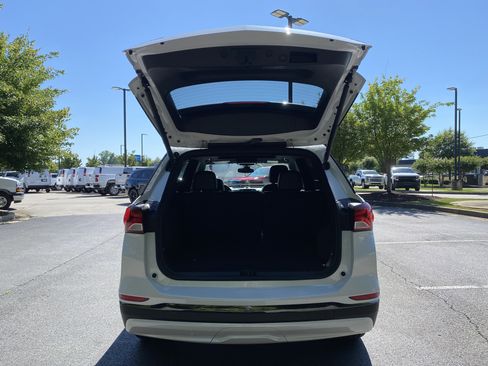 Used 2023 Chevrolet Equinox RS w/ RS Leather Package FWD image 11
